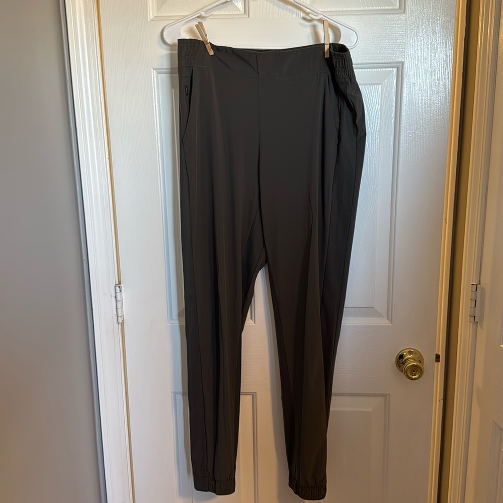 Athleta Brooklyn Jogger, size 10T